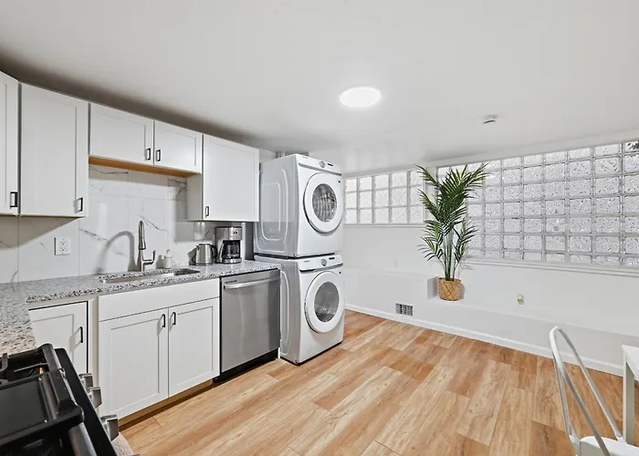 Millvale B Bright &spacious Private Bedroom With Shared Bathroom Homestay