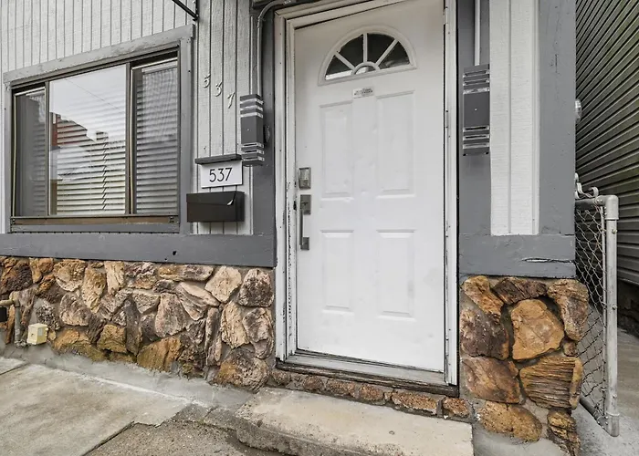 Millvale B Bright &spacious Private Bedroom With Shared Bathroom Homestay Pittsburgh